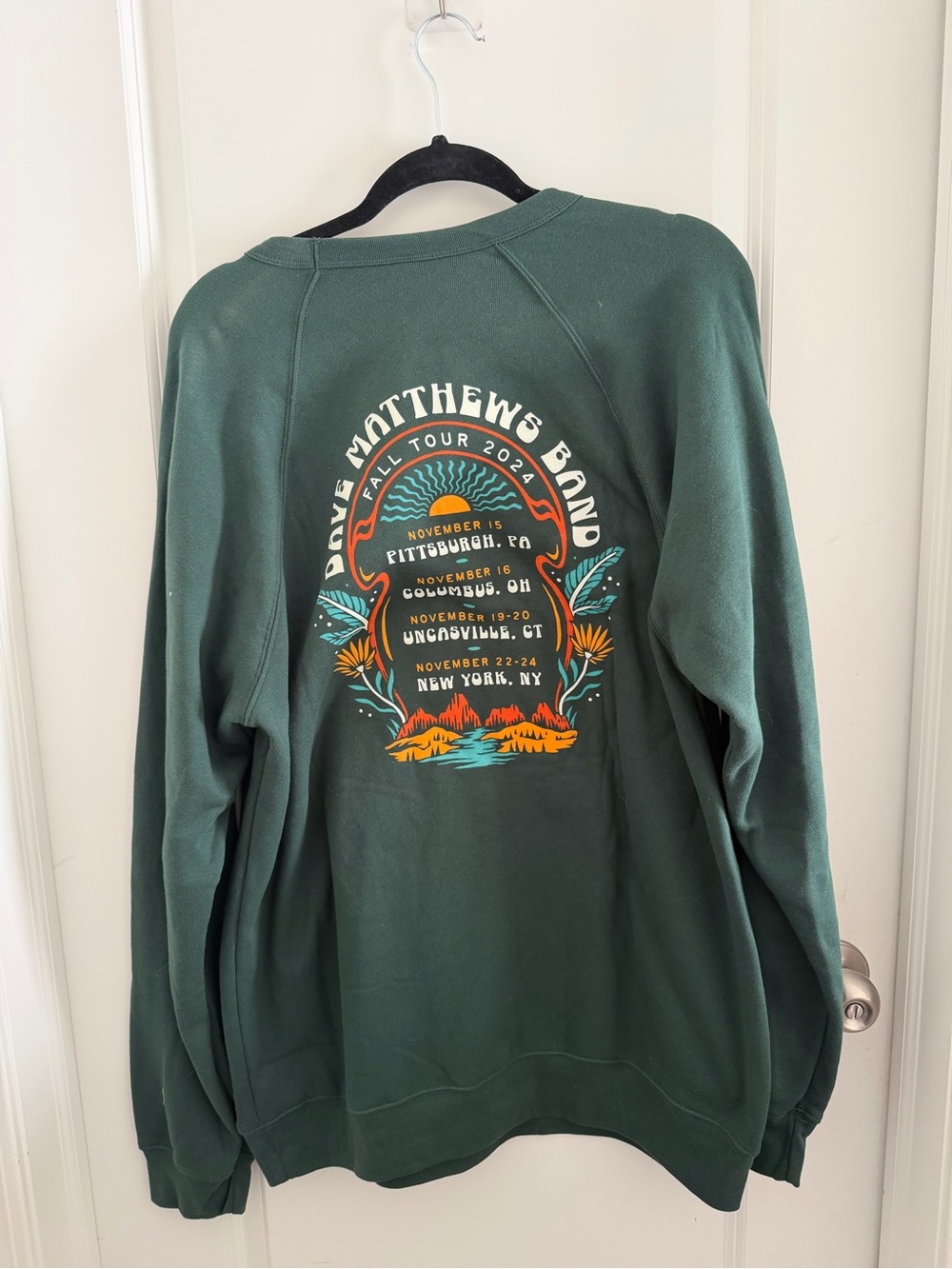 Forest Green Graphic Sweatshirt - Fall Tour 2024 - NWT - Picture 4 of 5